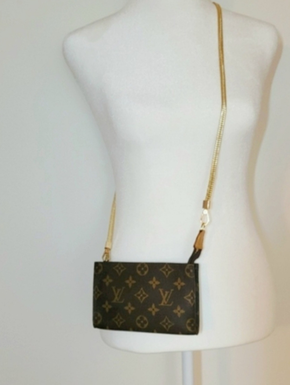 Authentic Louis Vuitton Monogram Pouch - Picture 4 of 16